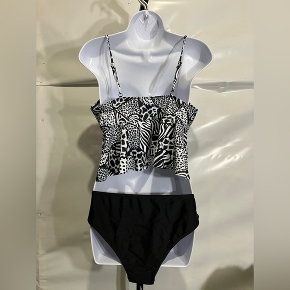 Women’s 2 Piece Bikini Size XLarge - Picture 2 of 2